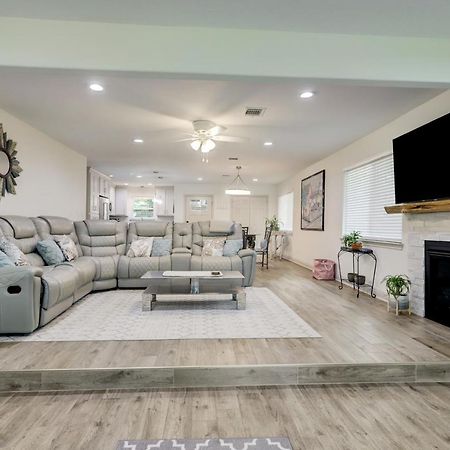 Kingwood Cottage - 10 Mins From Iah - Lake Front Humble Εξωτερικό φωτογραφία