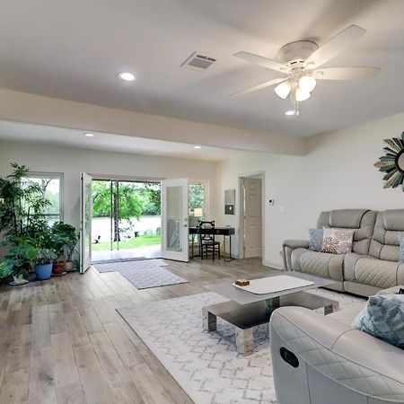 Kingwood Cottage - 10 Mins From Iah - Lake Front Humble Εξωτερικό φωτογραφία
