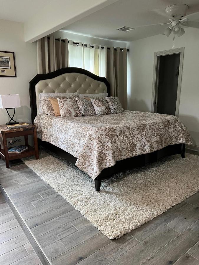 Kingwood Cottage - 10 Mins From Iah - Lake Front Humble Εξωτερικό φωτογραφία