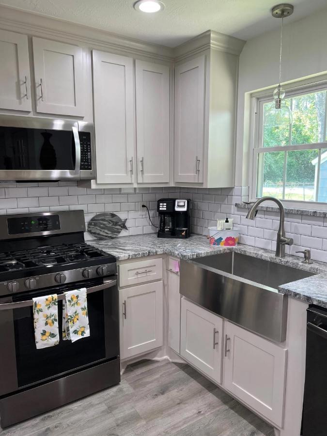 Kingwood Cottage - 10 Mins From Iah - Lake Front Humble Εξωτερικό φωτογραφία