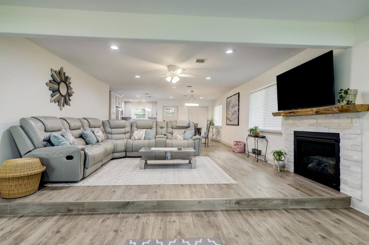 Kingwood Cottage - 10 Mins From Iah - Lake Front Humble Εξωτερικό φωτογραφία