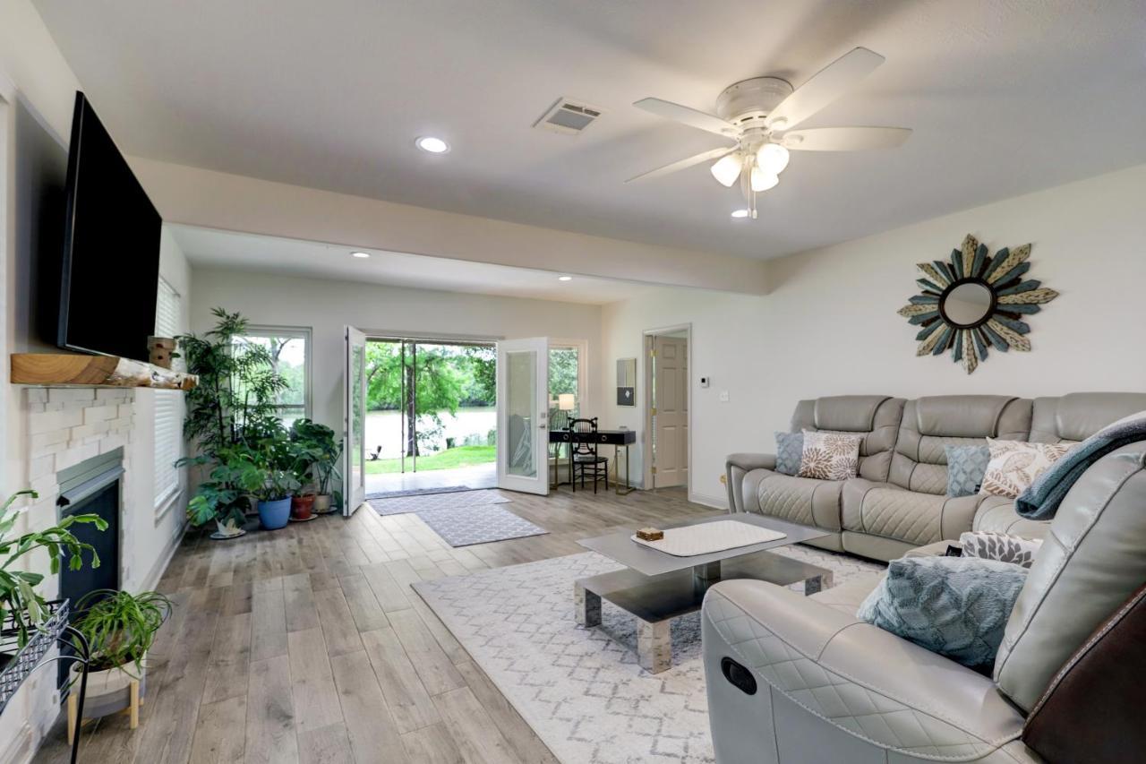 Kingwood Cottage - 10 Mins From Iah - Lake Front Humble Εξωτερικό φωτογραφία