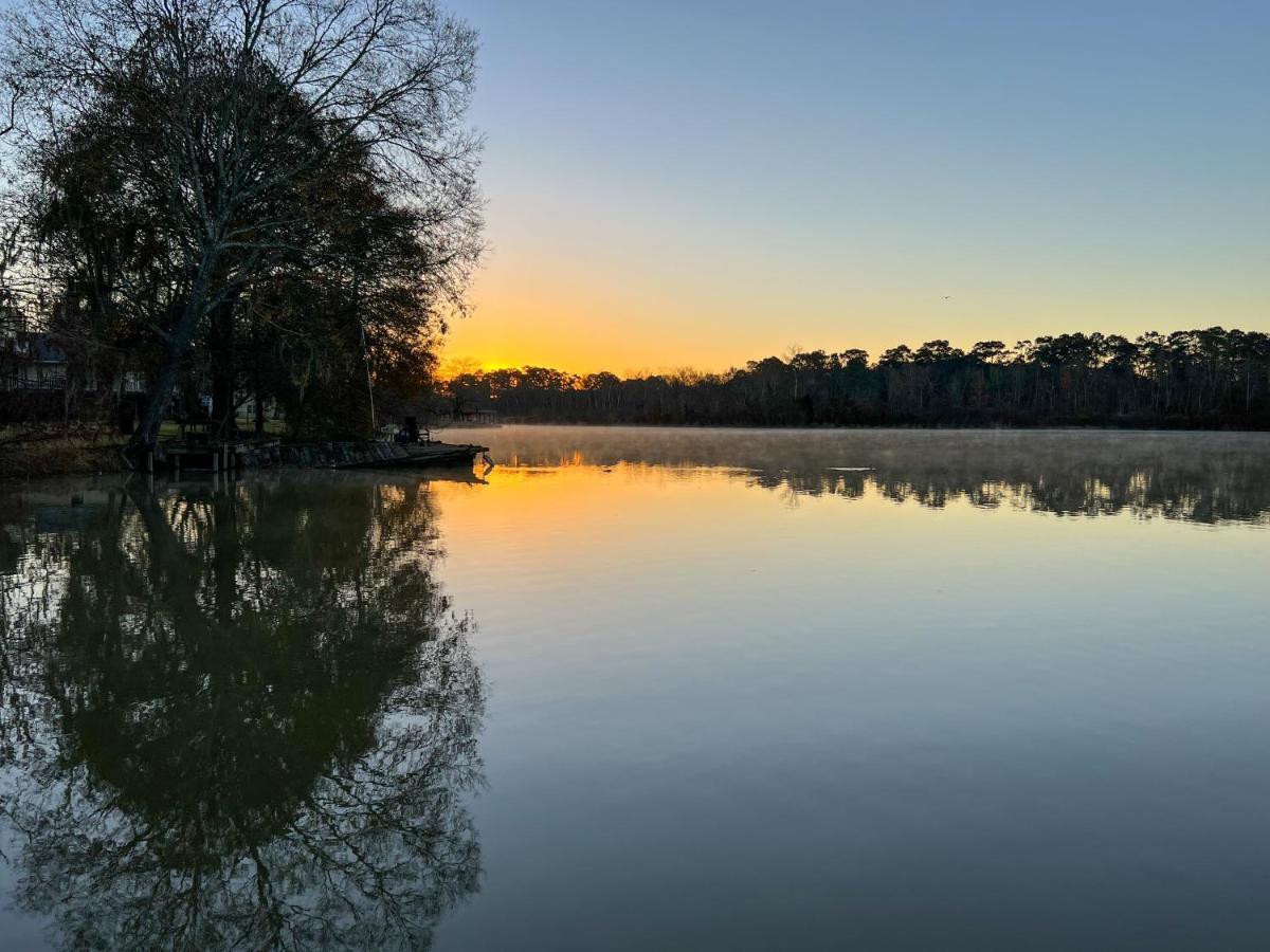 Kingwood Cottage - 10 Mins From Iah - Lake Front Humble Εξωτερικό φωτογραφία